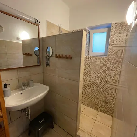 Rozsako Nyaralo * バダチョニトマイ